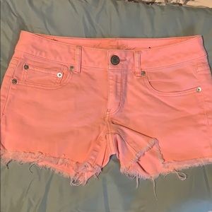 American Eagle - Distressed denim short - size 6